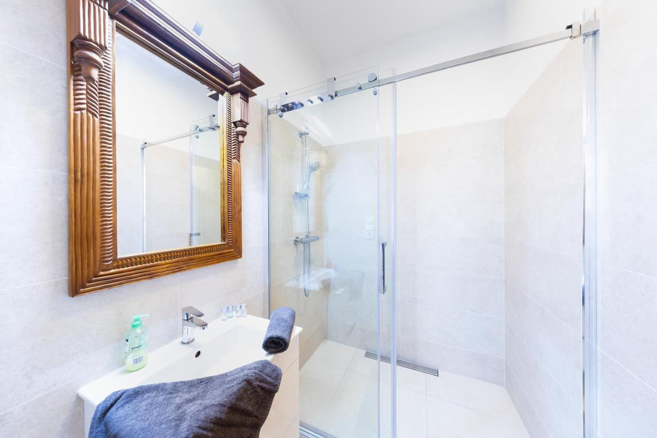 Boheme Apartments Charle'S Square Πράγα Εξωτερικό φωτογραφία