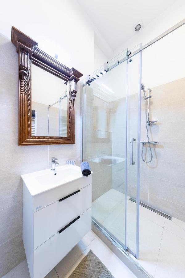 Boheme Apartments Charle'S Square Πράγα Εξωτερικό φωτογραφία